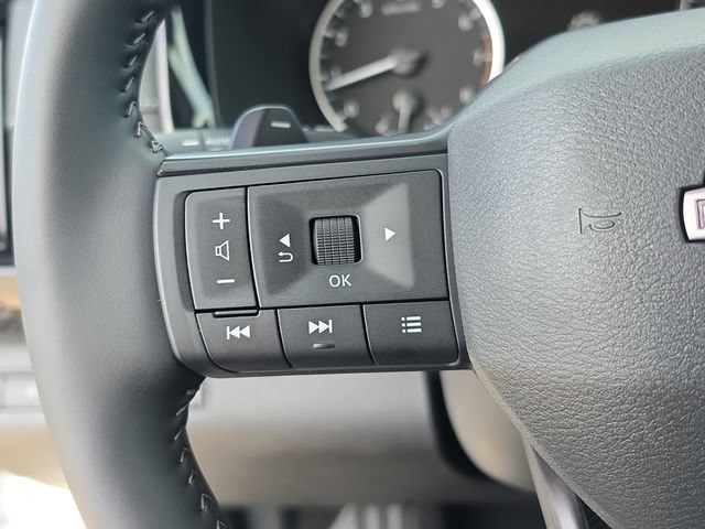 Used 2026 Nissan Pathfinder SV FWD image 21