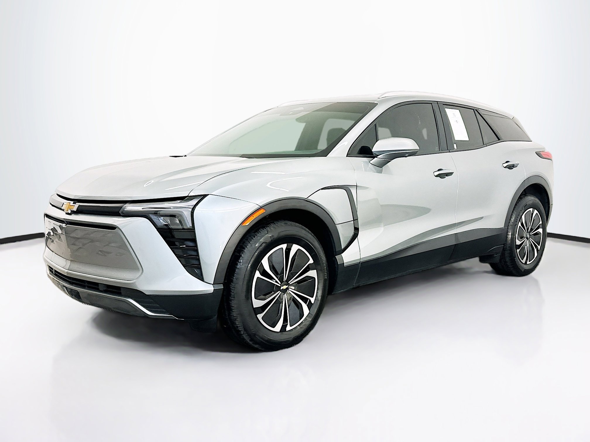 Used 2024 Chevrolet Blazer EV LT image 3