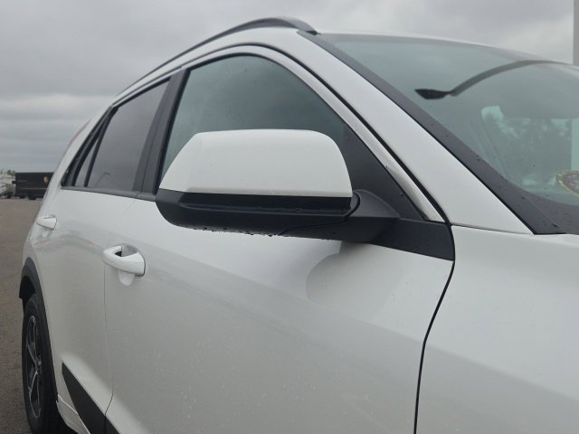 Used 2024 Kia Niro LX FWD image 5