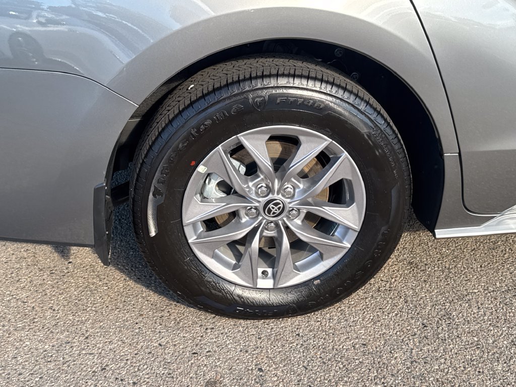Used 2026 Toyota Sienna XLE AWD/4WD image 42