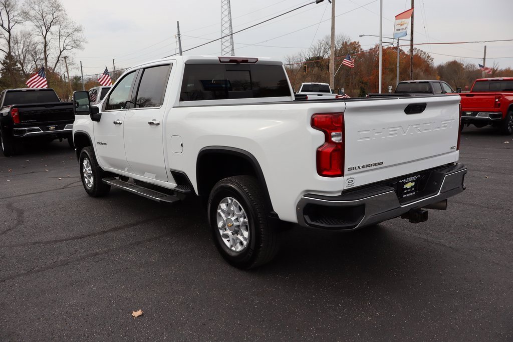 Used 2023 Chevrolet Silverado 3500 LTZ w/ LTZ Convenience Package image 3