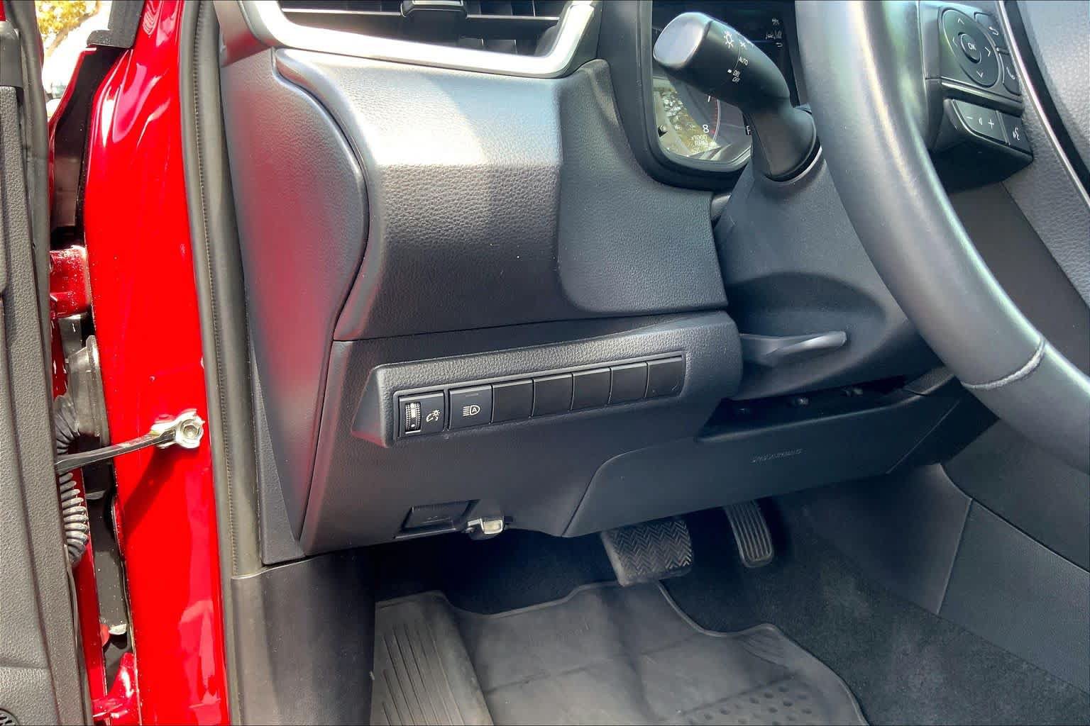 Certified 2023 Toyota Corolla SE w/ SE Premium Package FWD image 35