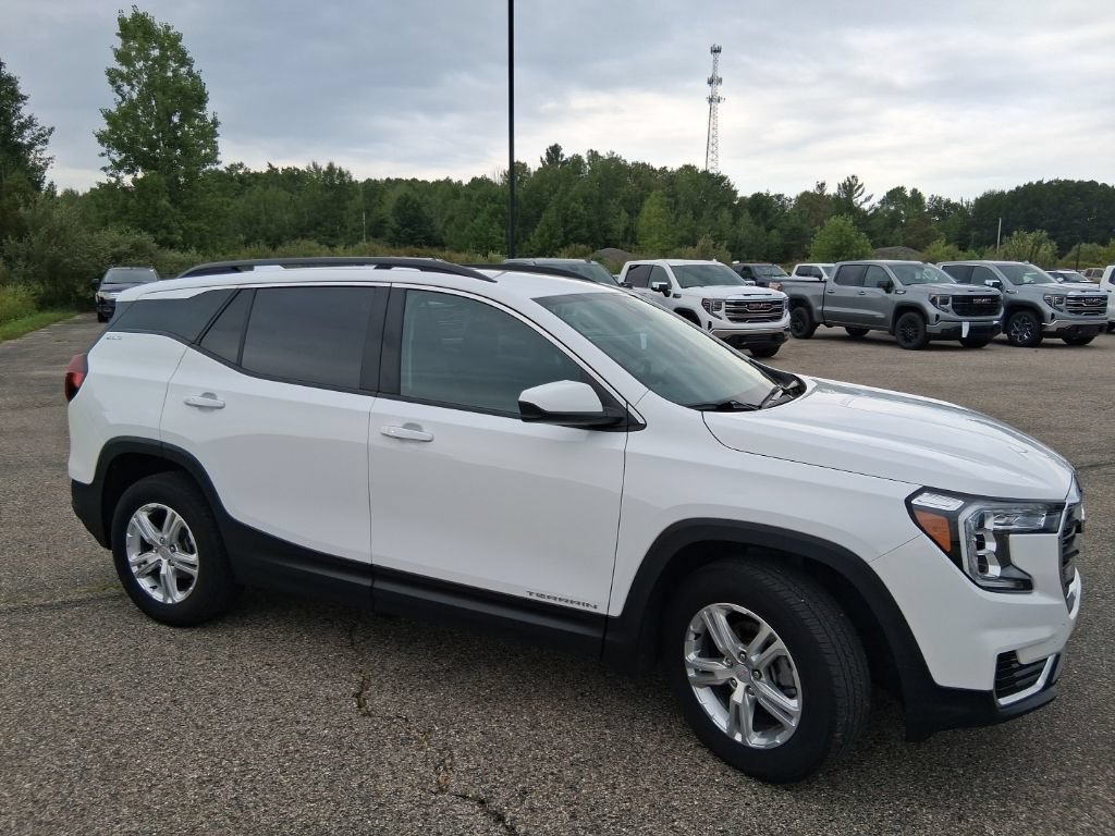 Used 2022 GMC Terrain SLE w/ Driver Convenience Package AWD/4WD image 9