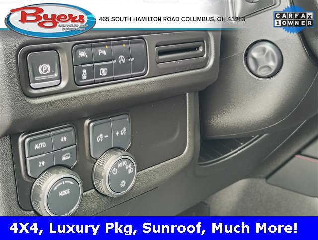 Used 2024 Chevrolet Suburban RST w/ Luxury Package image 15