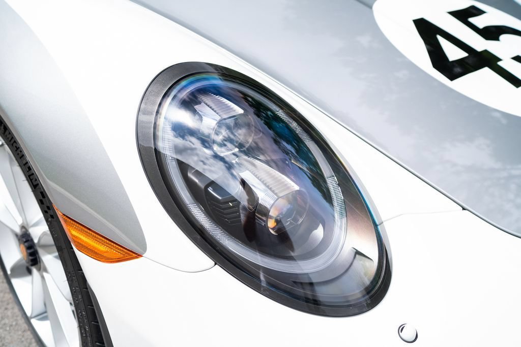 Used 2019 Porsche 911 Speedster RWD image 33