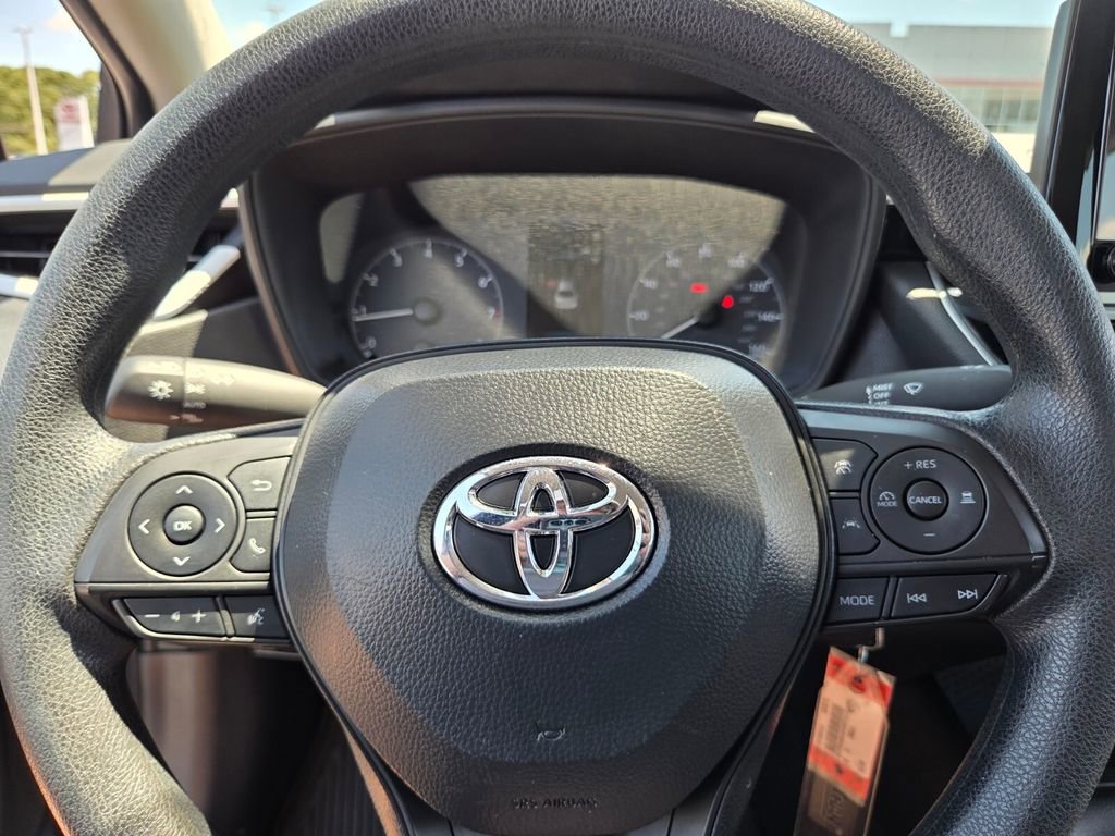 Used 2025 Toyota Corolla LE FWD image 22