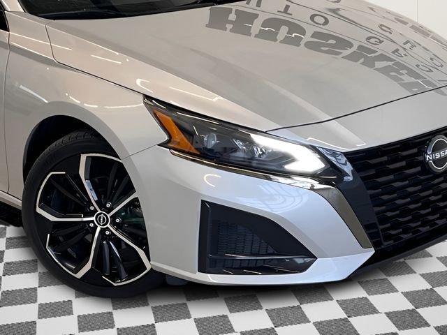 Used 2025 Nissan Altima 2.5 SR FWD image 26