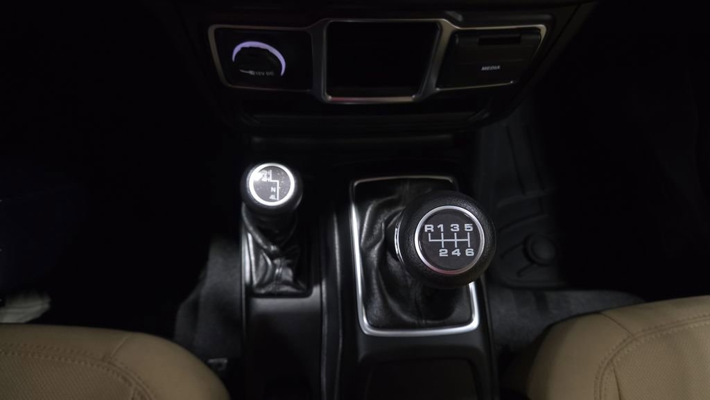 Used 2022 Jeep Wrangler Willys image 17