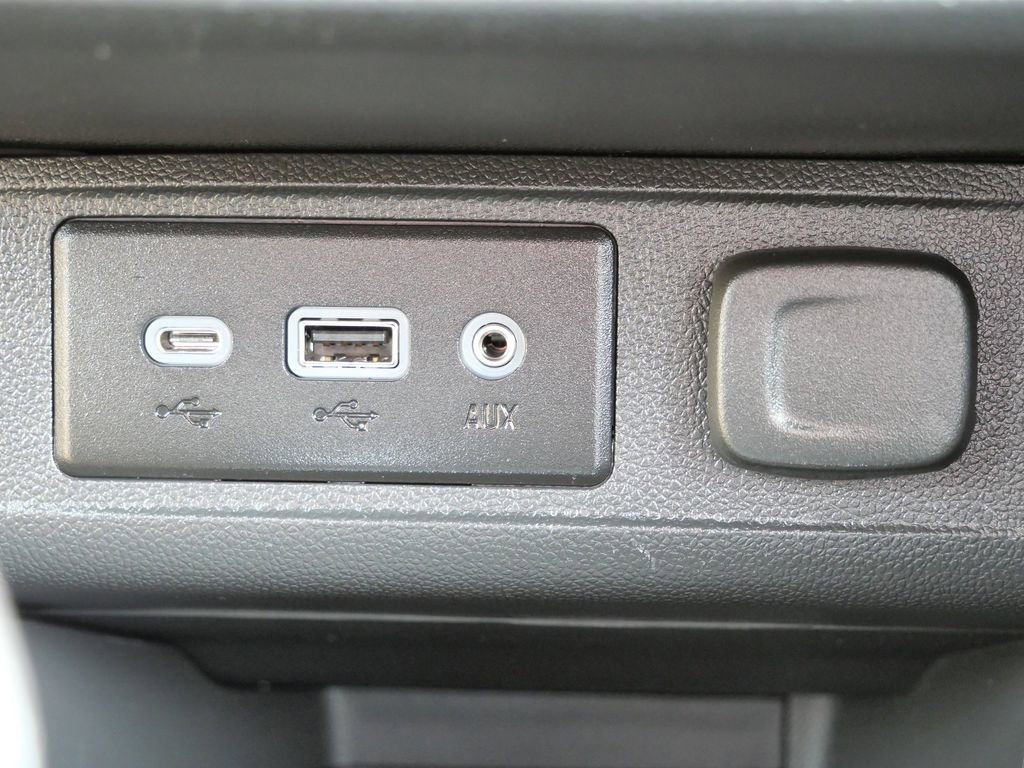 Used 2023 Buick Encore GX Preferred w/ Cold Weather Comfort Package FWD image 44