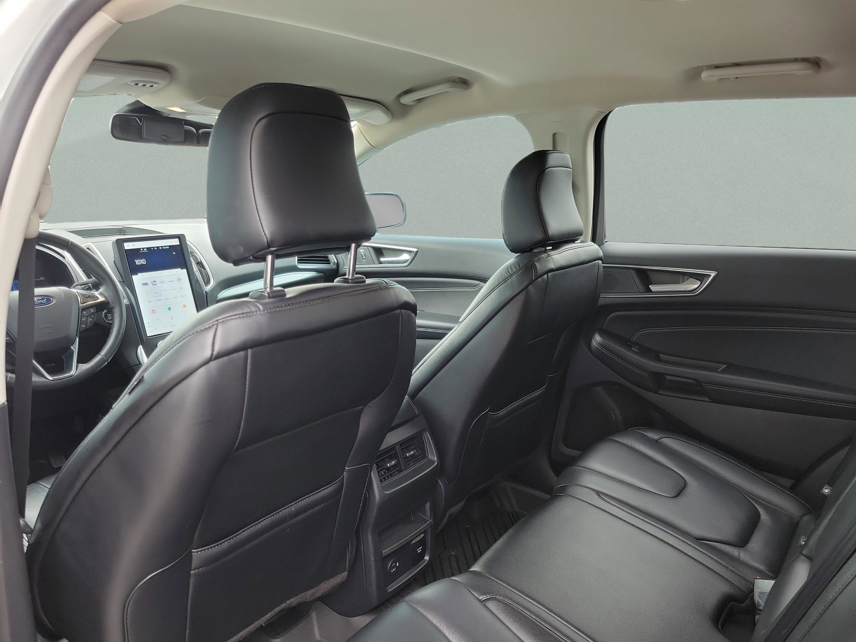 Used 2022 Ford Edge Titanium AWD/4WD image 22