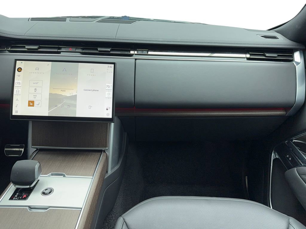Used 2024 Land Rover Range Rover Long Wheelbase SE image 19