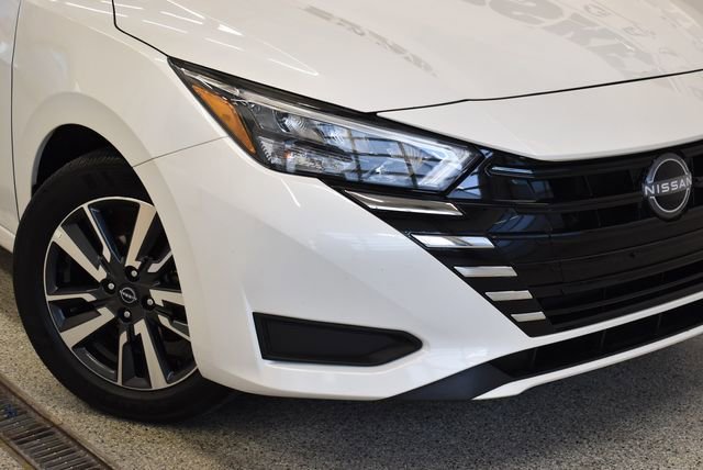 Used 2025 Nissan Versa SV image 31