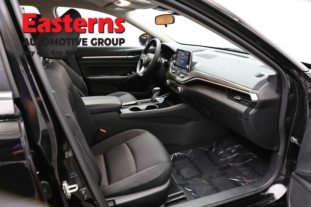 Used 2023 Nissan Altima 2.5 SV FWD image 24