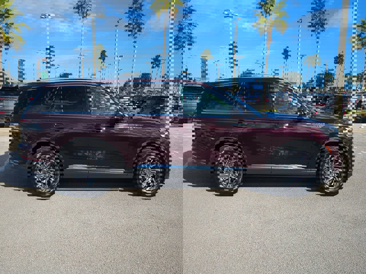 Certified 2023 Lincoln Aviator AWD w/ Class IV Trailer Tow Package image 3