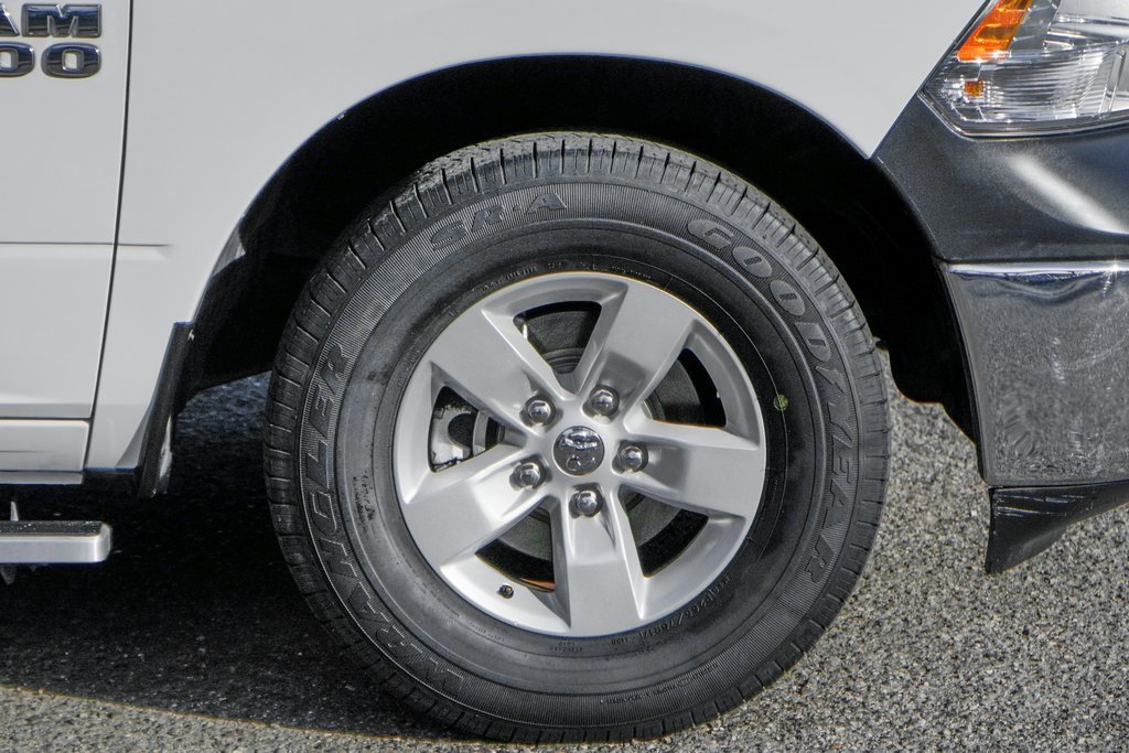 Used 2017 RAM 1500 Tradesman w/ Chrome Appearance Group image 31