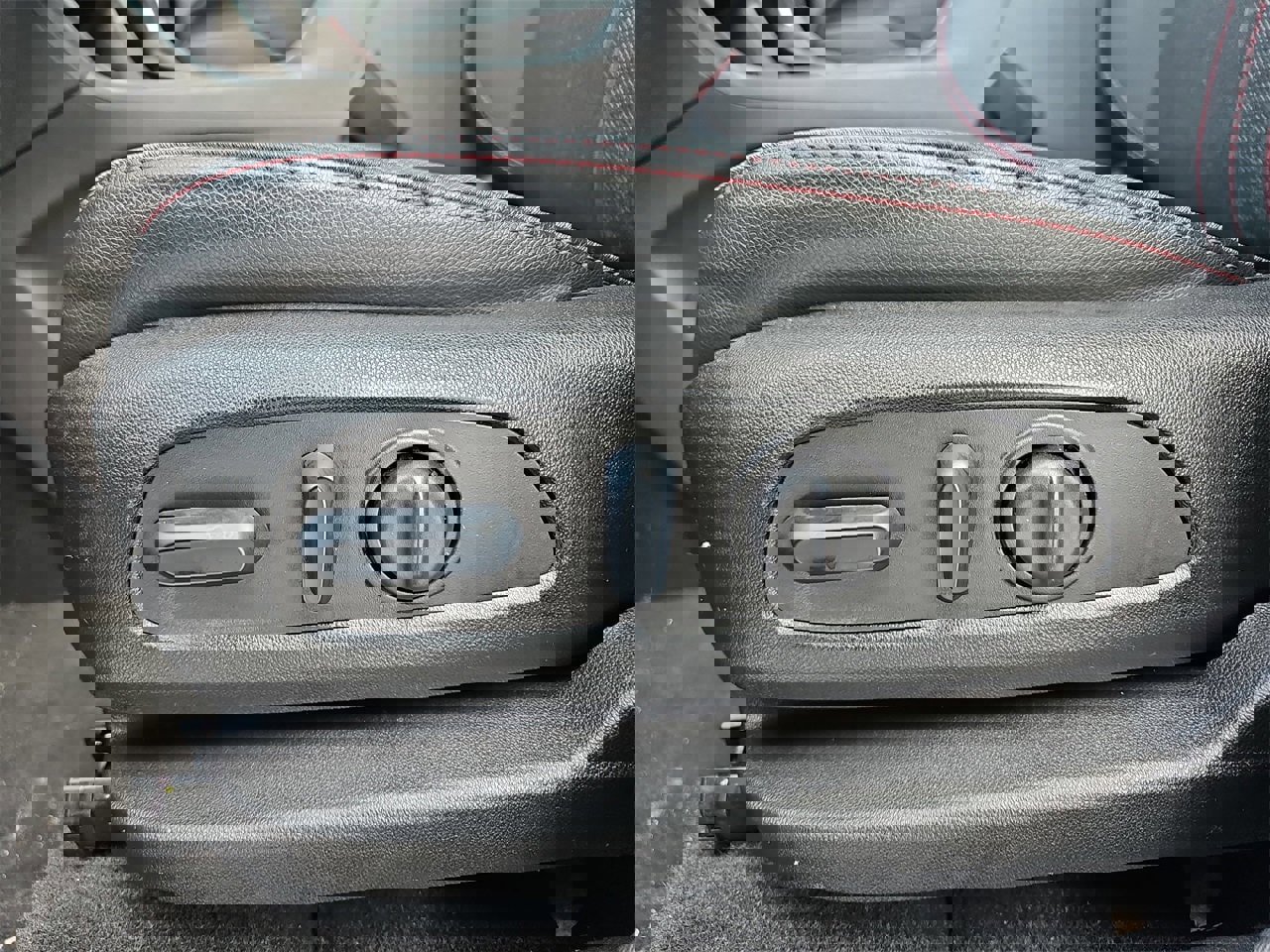 Used 2023 Chevrolet Equinox RS w/ LPO, Floor Liner Package image 29