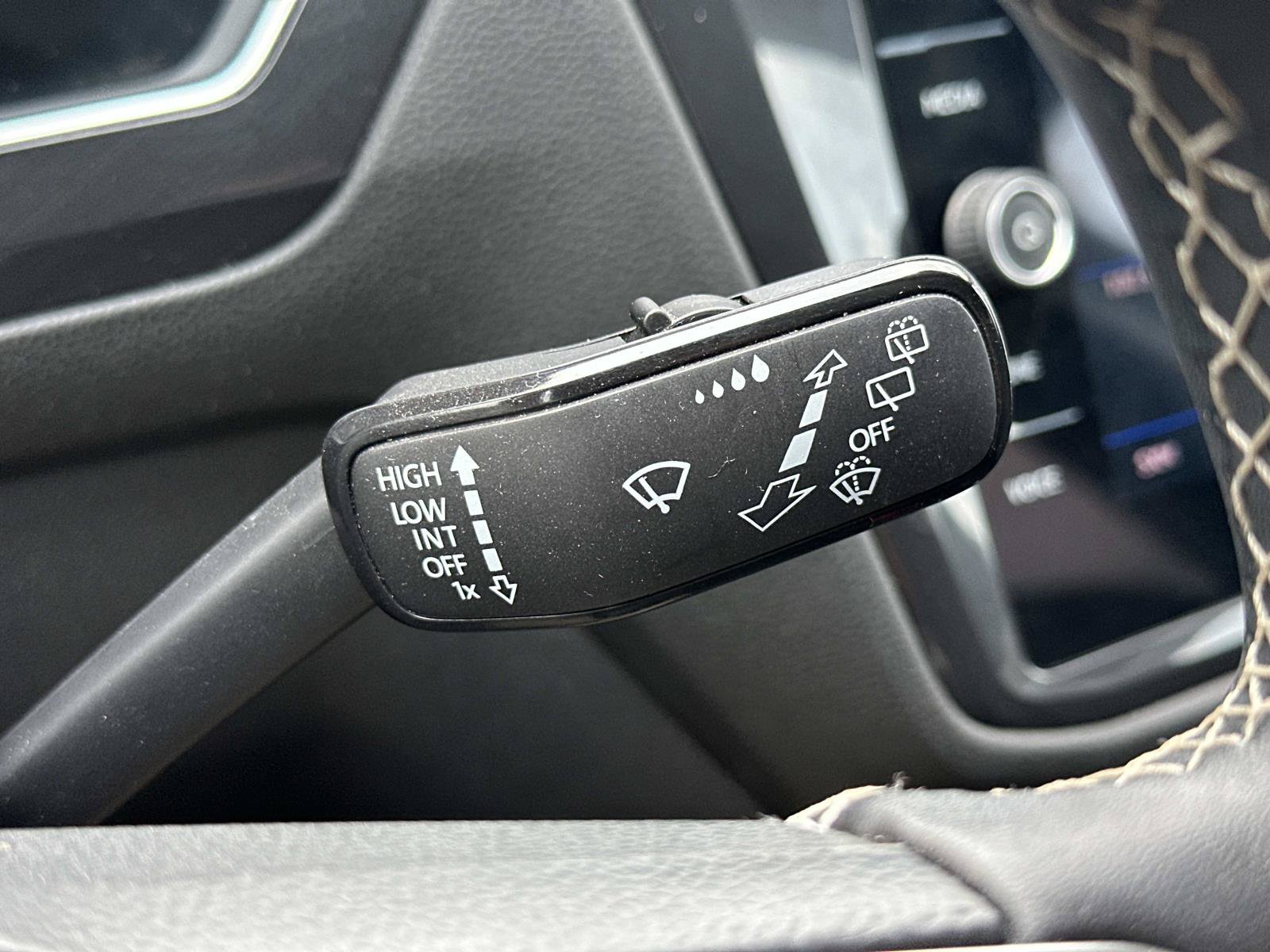 Used 2023 Volkswagen Tiguan SE AWD/4WD image 23