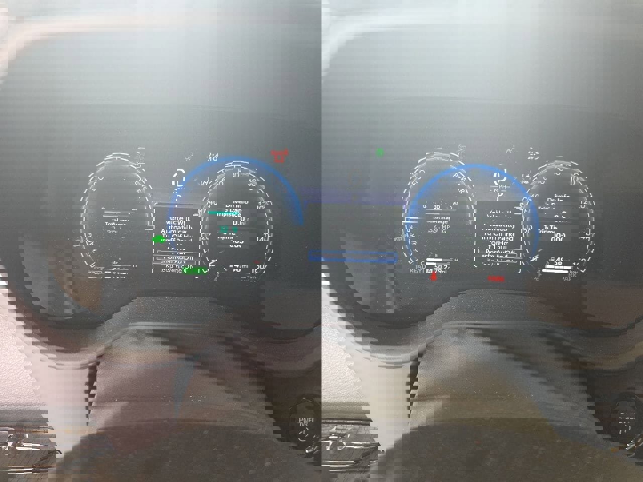 Used 2025 Toyota Sienna XLE Woodland Edition image 12