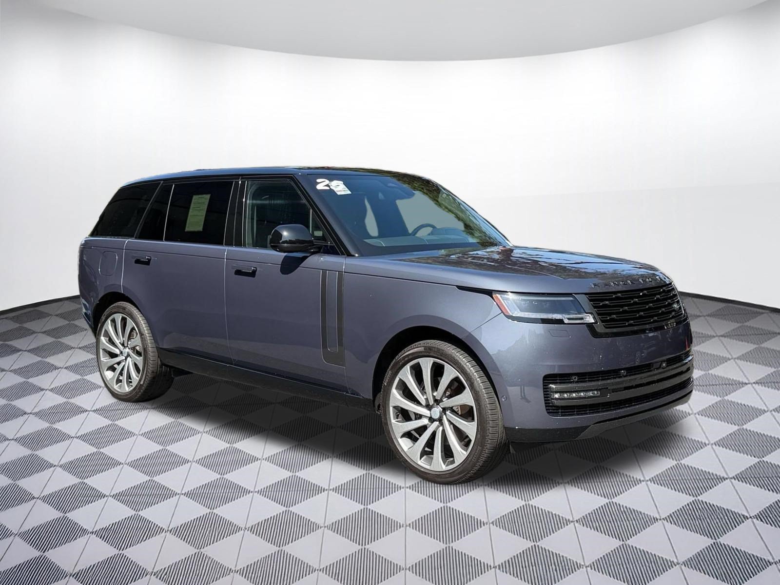 Used 2025 Land Rover Range Rover Long Wheelbase SE AWD/4WD image 7