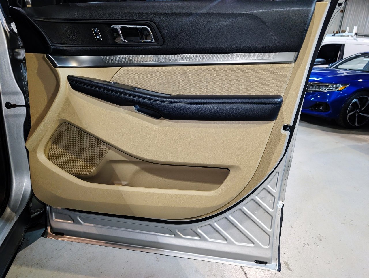 Used 2017 Ford Explorer FWD image 28