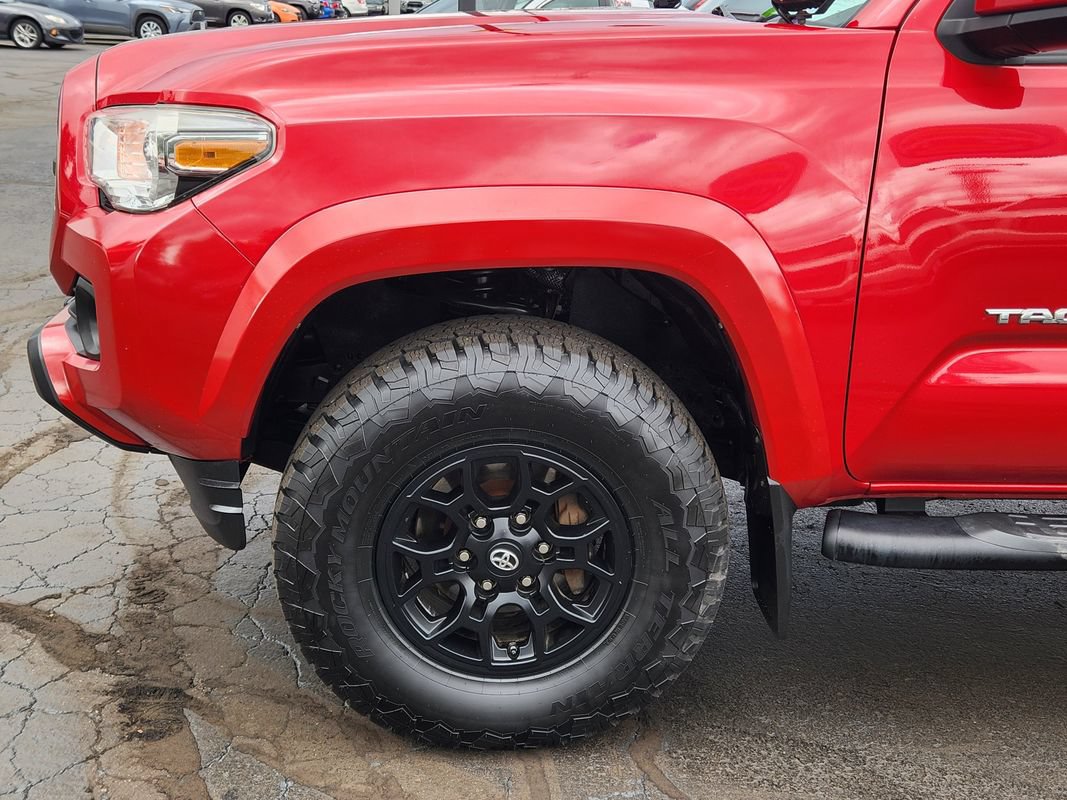 Used 2019 Toyota Tacoma SR5 AWD/4WD image 13