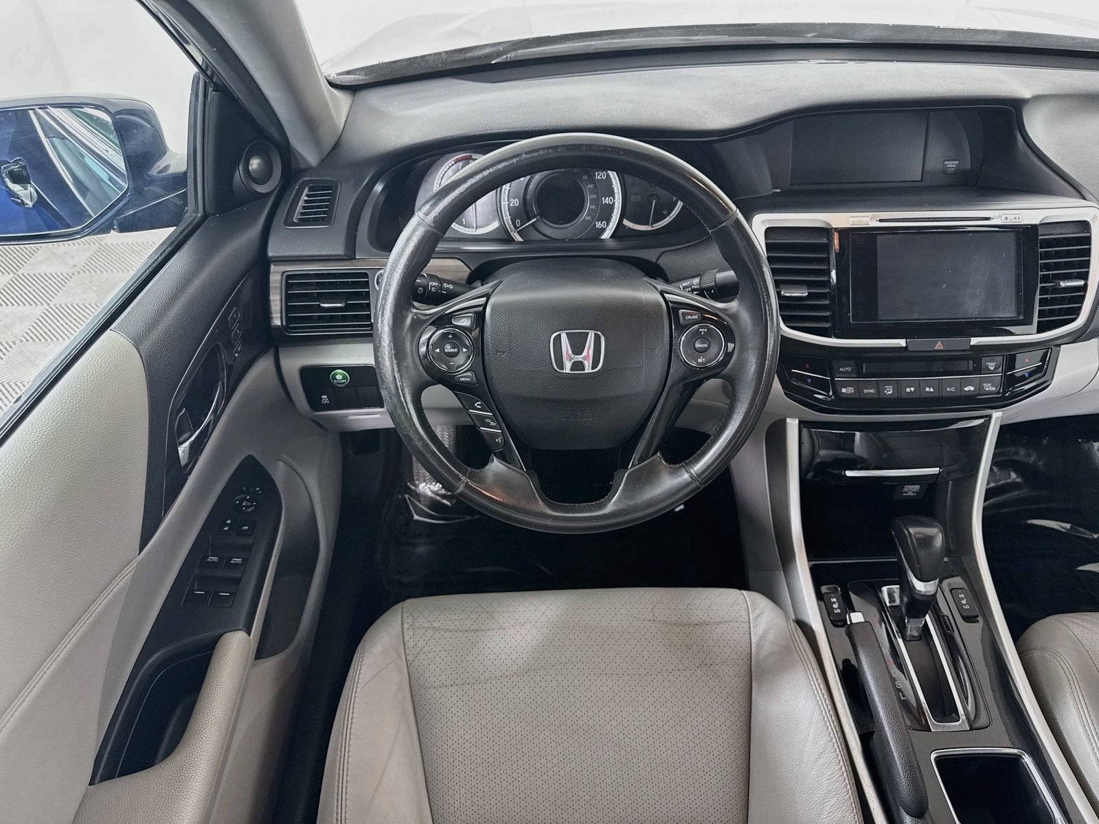 Used 2017 Honda Accord EX-L image 21