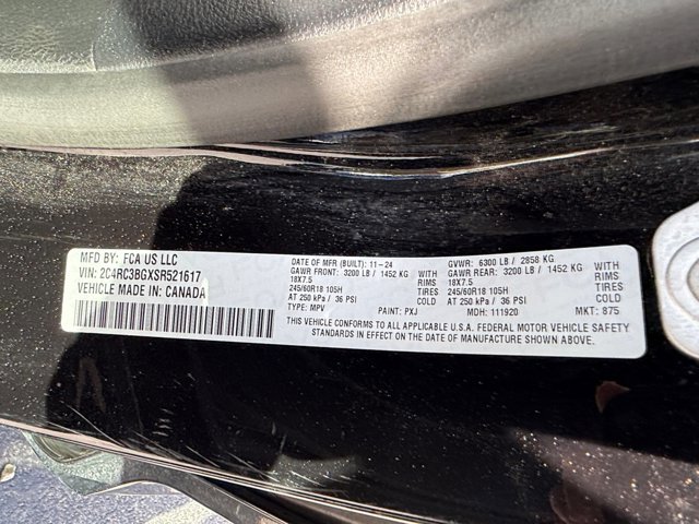 Used 2025 Chrysler Pacifica Select image 31