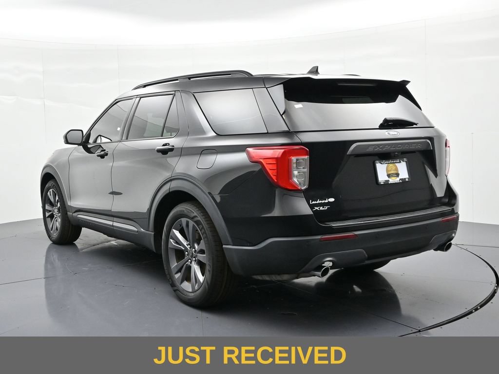 Certified 2022 Ford Explorer XLT w/ Equipment Group 202A RWD image 8