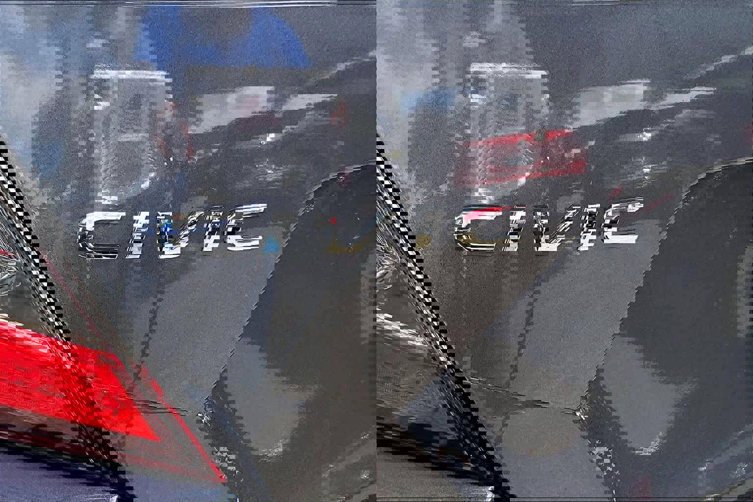 Used 2017 Honda Civic Touring image 10