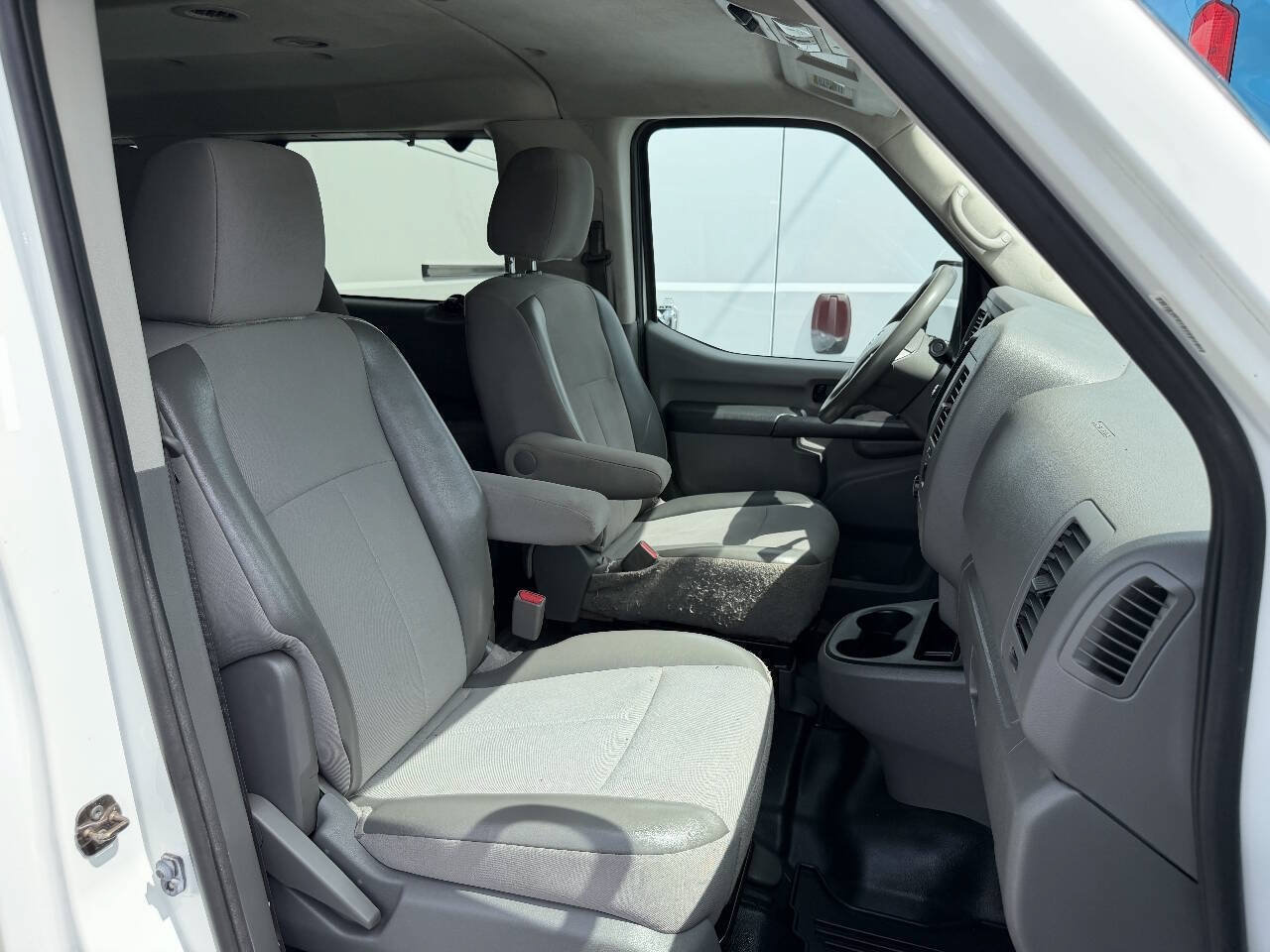 Used 2018 Nissan NV 3500 S RWD image 10