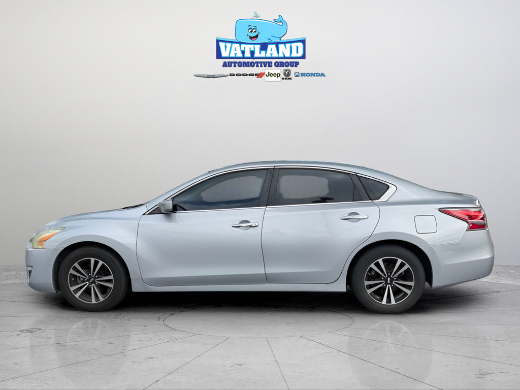 Used 2015 Nissan Altima 2.5 S w/ Power Driver Seat Package FWD image 2