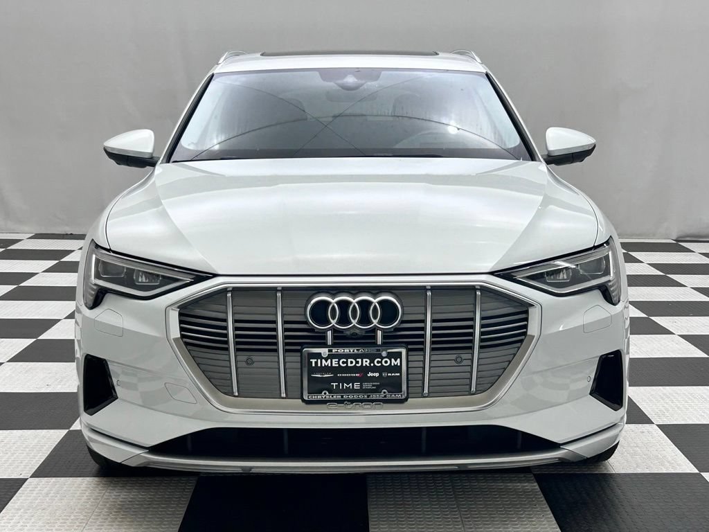 Used 2019 Audi e-tron Prestige w/ Prestige Package AWD/4WD image 3