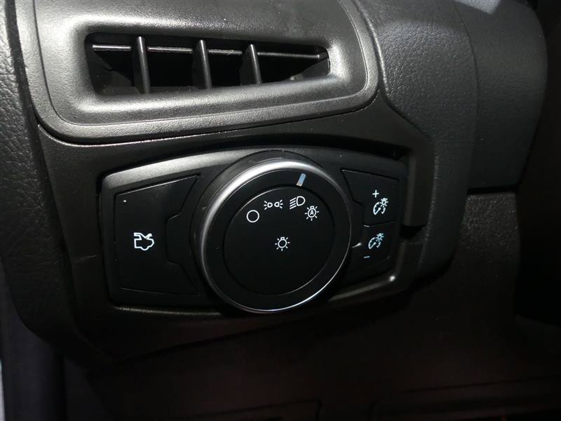 Used 2015 Ford Focus SE w/ Reverse Sensing Package FWD image 28