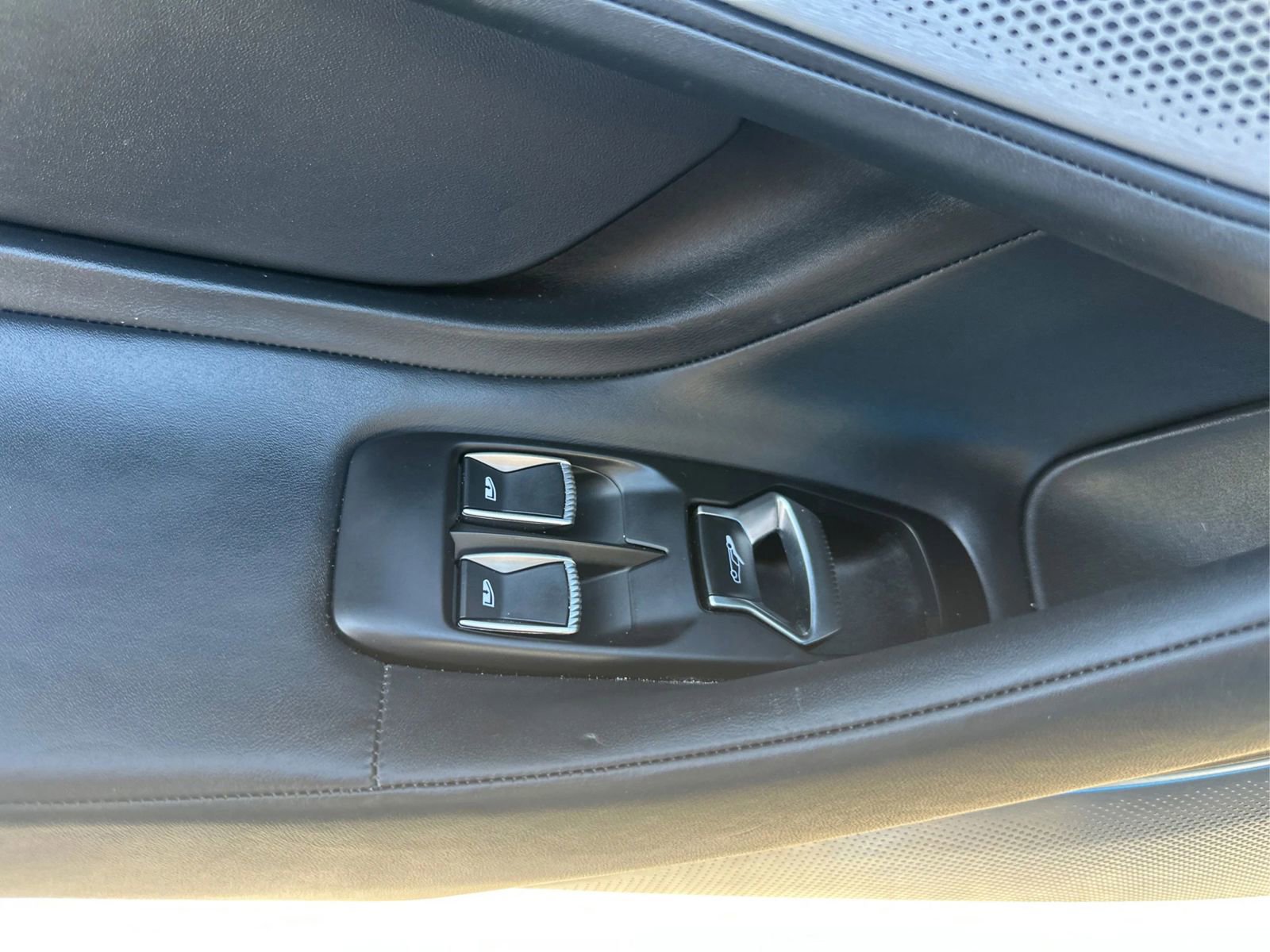 Used 2023 McLaren GT RWD image 18