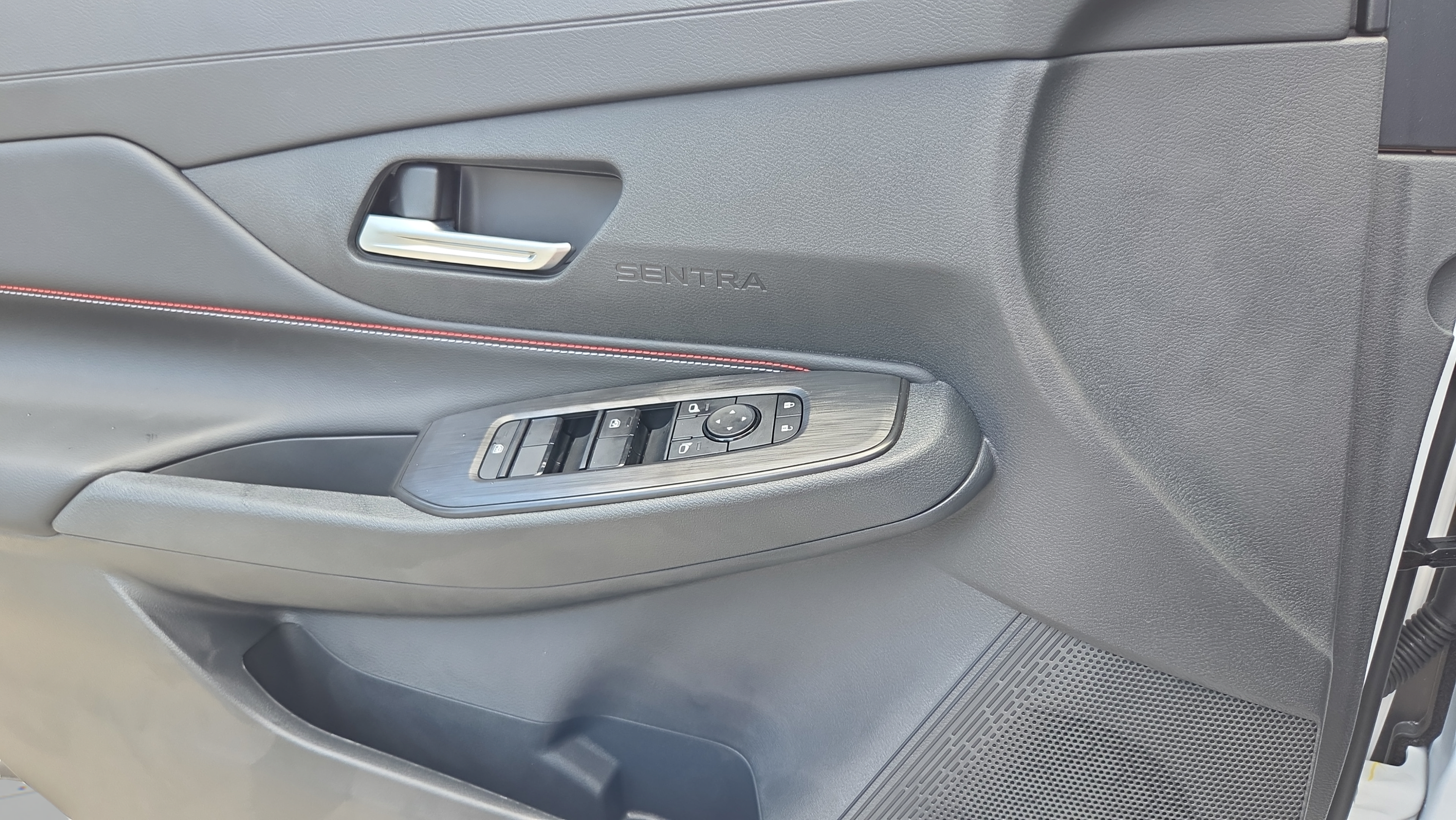 New 2027 Nissan Sentra SR w/ Floor Mat Package FWD image 27