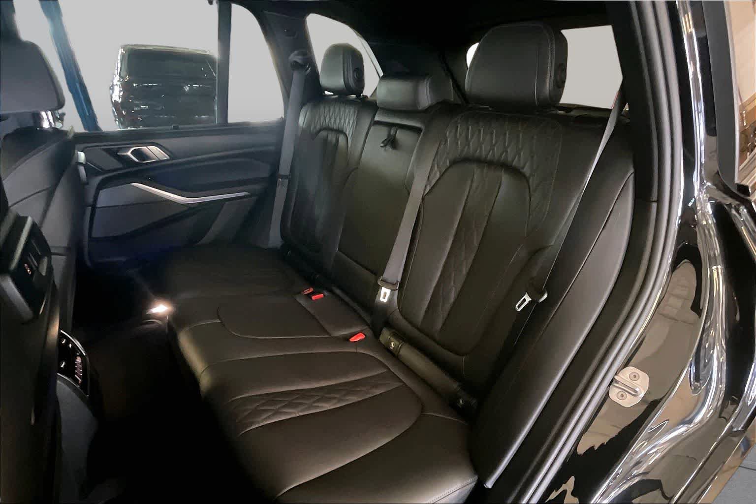 Used 2020 BMW X5 M50i w/ Executive Package AWD/4WD image 19