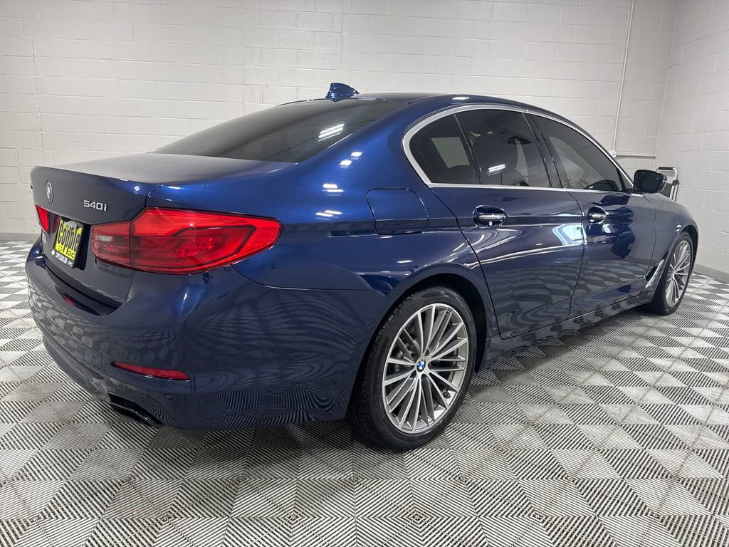 Used 2018 BMW 540i xDrive image 9