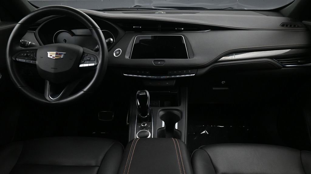 Certified 2023 Cadillac XT4 Sport FWD image 4