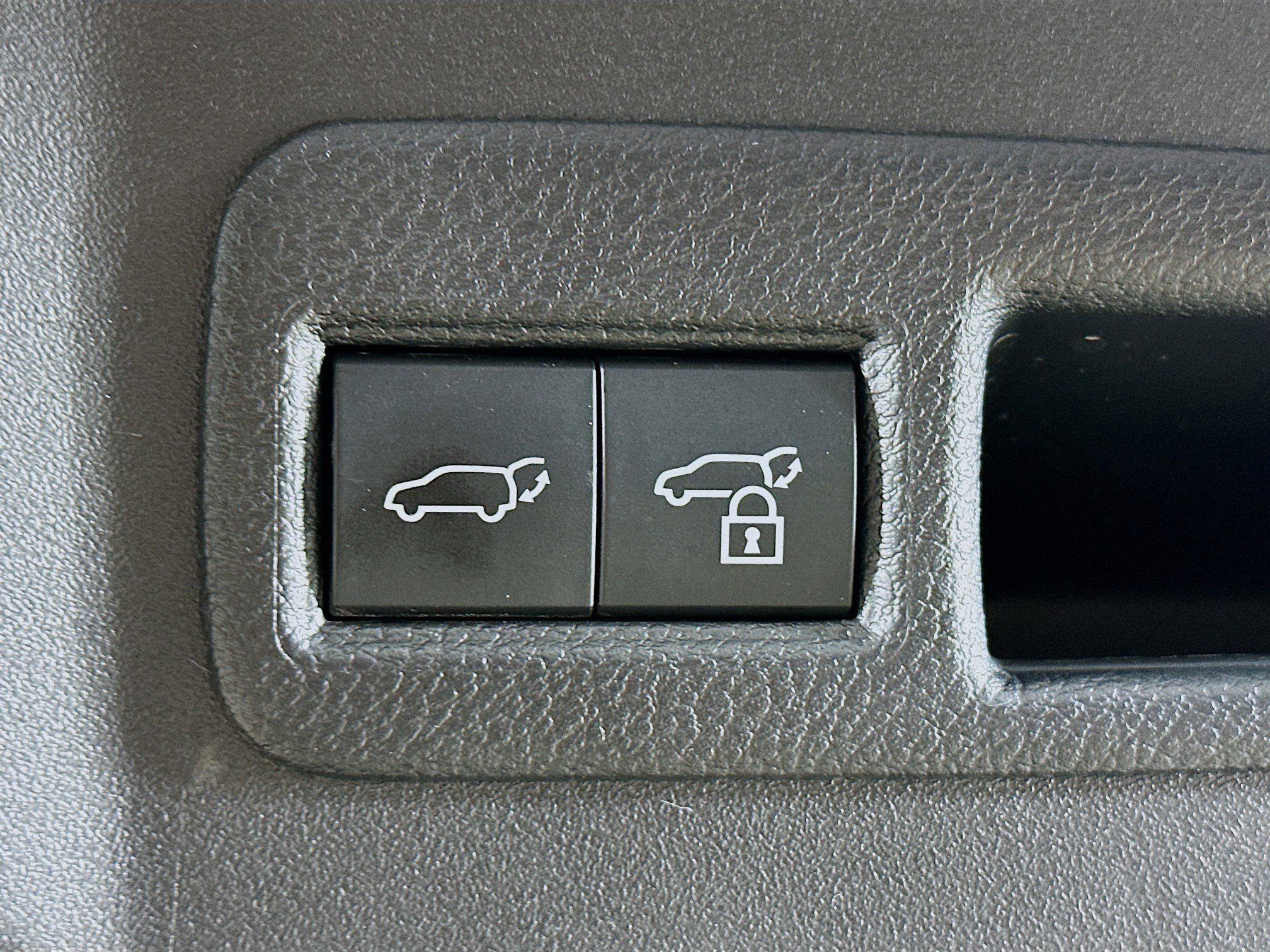 Used 2025 Toyota bZ4X FWD image 29