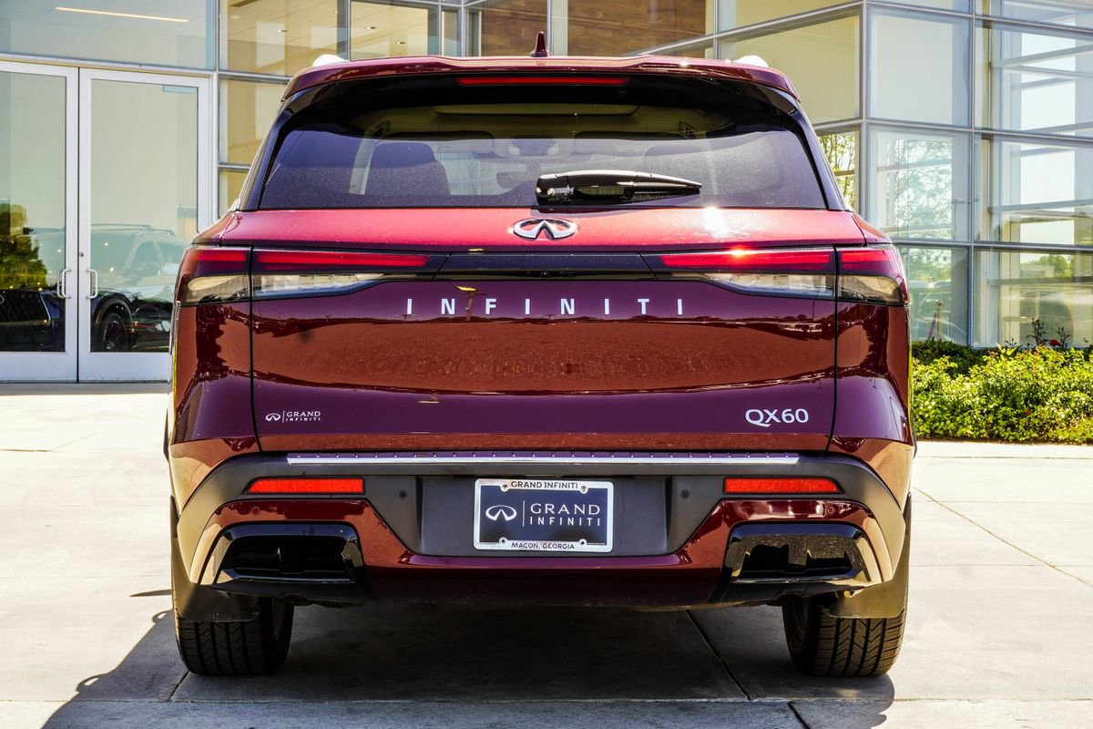 Used 2023 INFINITI QX60 Luxe w/ Performance Audio Package image 11