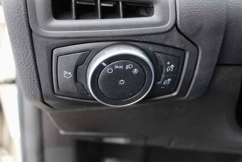 Used 2017 Ford Focus SE w/ Cold Weather Package image 13