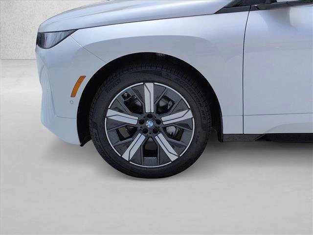 New 2026 BMW iX xDrive60 w/ Premium Package AWD/4WD image 9