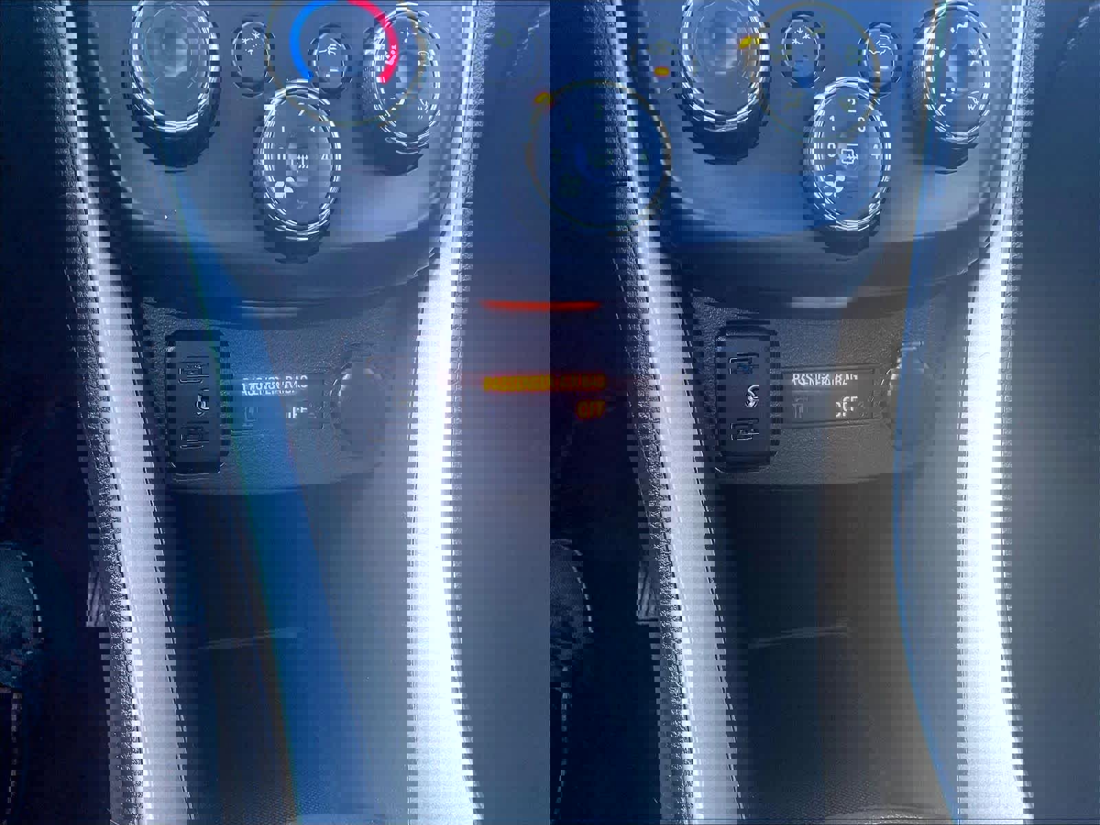 Used 2019 Chevrolet Trax LT w/ Sun & Sound Package image 25