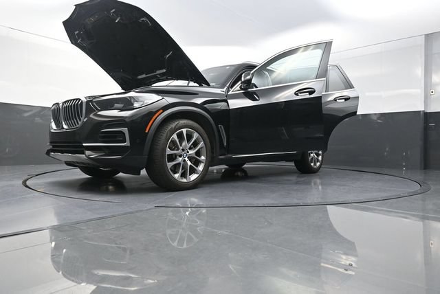 Used 2023 BMW X5 xDrive40i w/ Premium Package AWD/4WD image 32