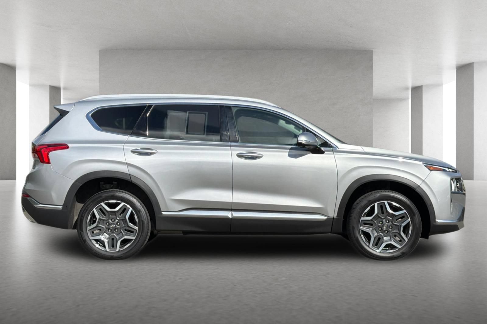 Used 2023 Hyundai Santa Fe Limited AWD/4WD image 3