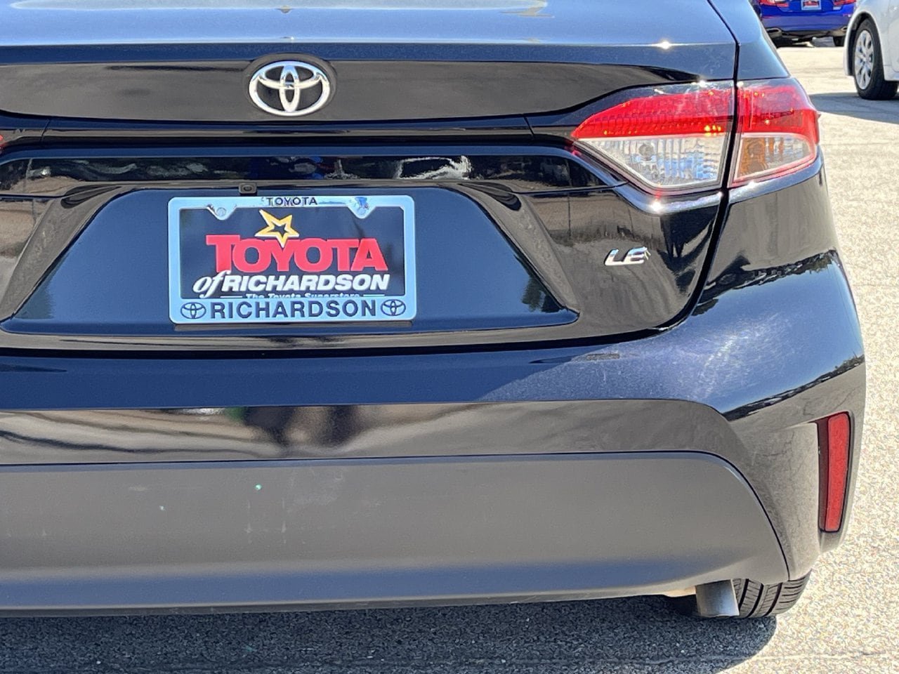 Used 2025 Toyota Corolla LE FWD image 6