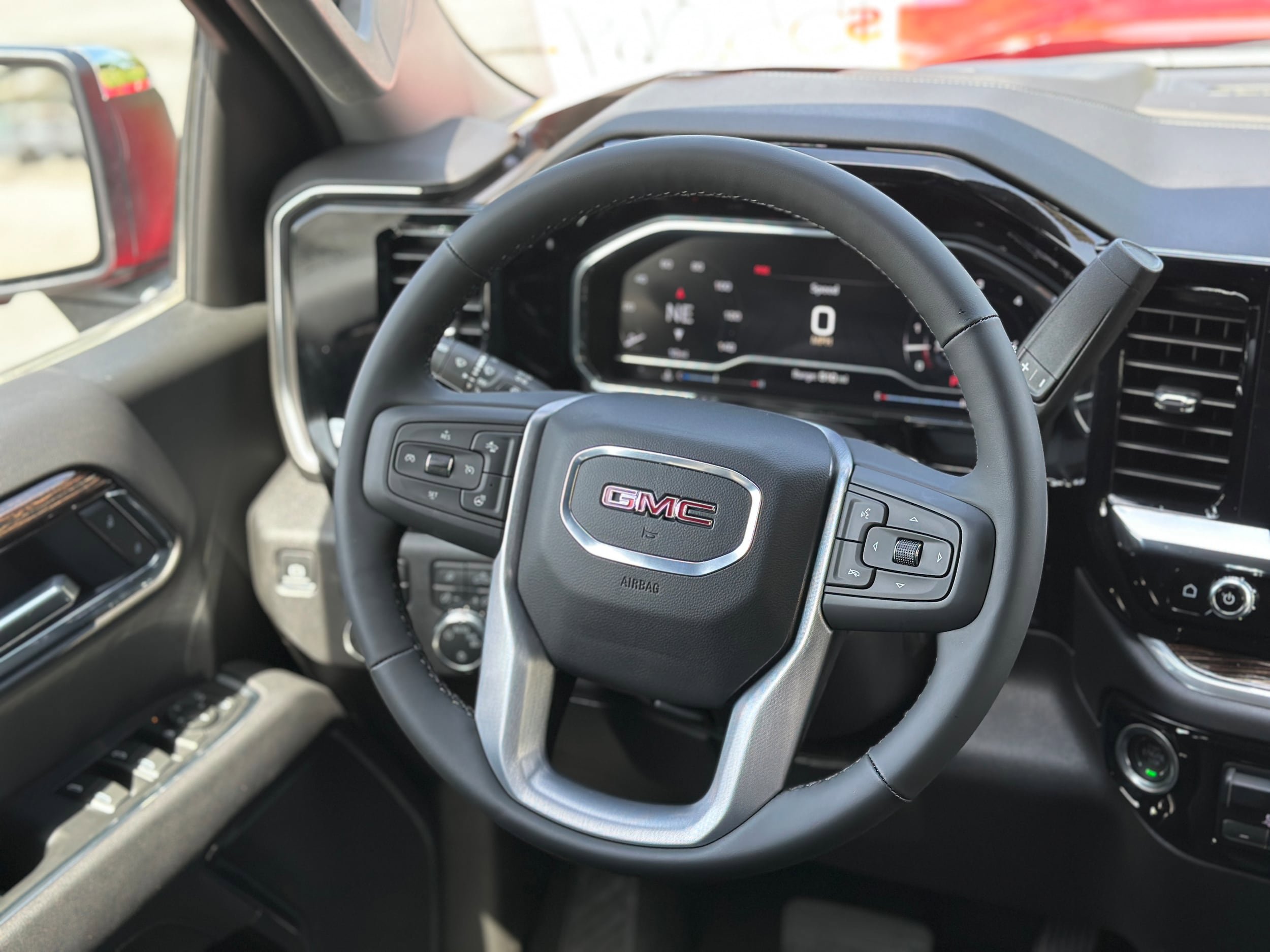 Used 2025 GMC Sierra 1500 SLE AWD/4WD image 14