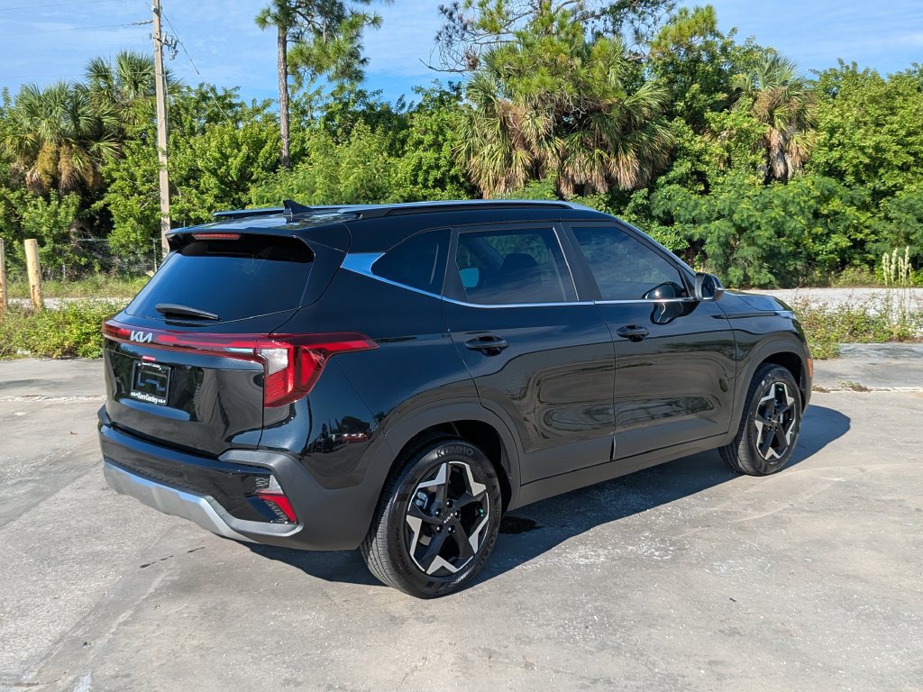 Certified 2026 Kia Seltos EX FWD image 9