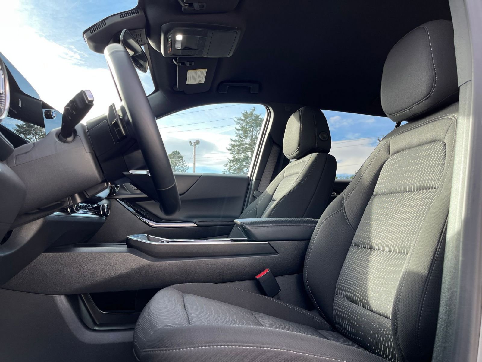 Used 2025 Chevrolet Equinox LT image 27