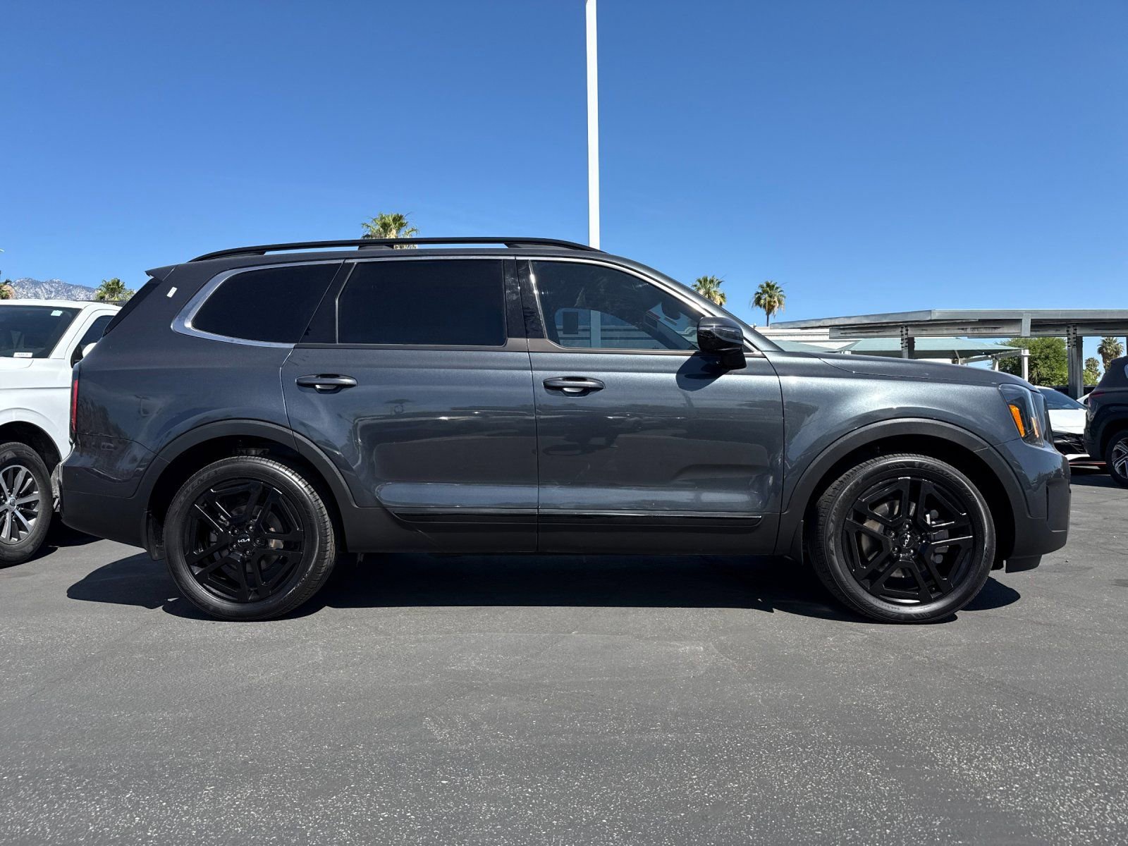 Used 2024 Kia Telluride SX X-Line AWD/4WD image 2